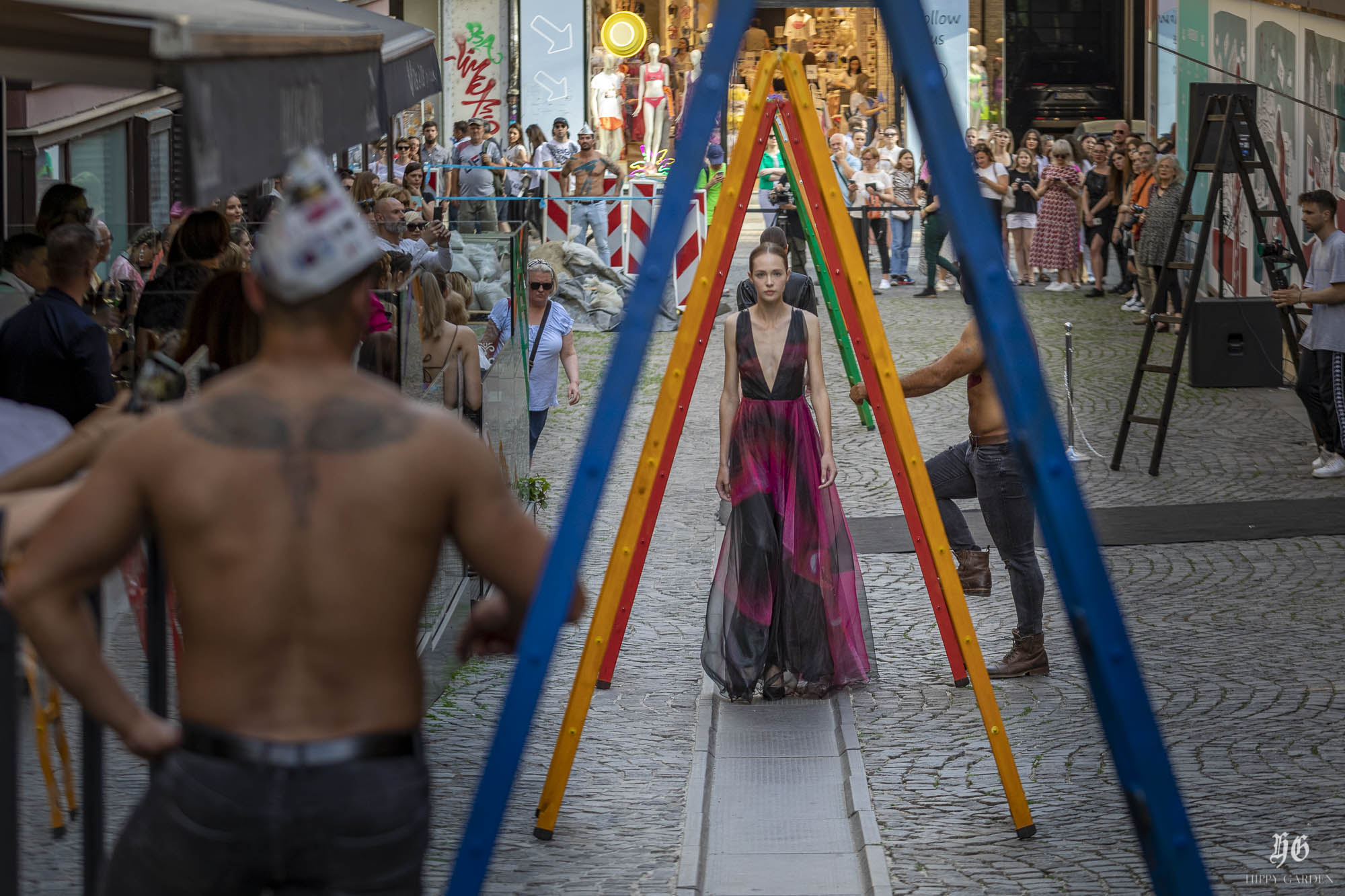 Ulična modna revija #INSPIREDBYART by Hippy Garden Ulična modna revija #INSPIREDBYART by Hippy Garden