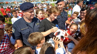 Zadarska vatrena četvorka na Stanovima se družila s mladim zadarskim nogometašima Zadarska vatrena četvorka na Stanovima se družila s mladim zadarskim nogometašima