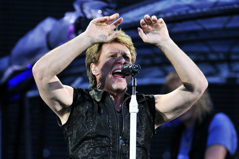Zagreb, 080611.
Stadion Maksimir.
Nastup americke rock grupe Bon Jovi. 
Na slici: vokal Jon Bon Jovi.
Foto: Boris Kovacev / CROPIX