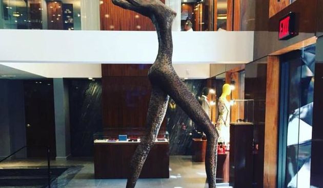 Skulptura Stephana Lupina “Fire Women” u The Domenico Vacca u New Yorku, Potpis pod foto: The Domenico Vacca Art Gallery, Stephan Lupino priv. album