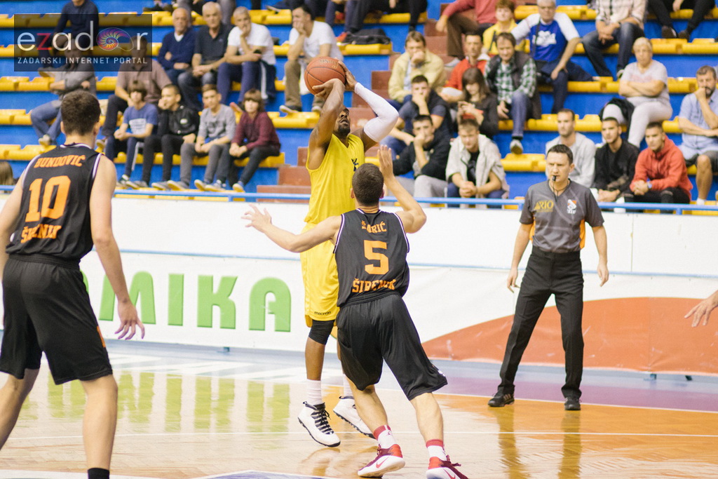 HT Premijer liga, 3. kolo: KK Jazine Arbanasi – GKK Šibenik 36-72 HT Premijer liga, 3. kolo: KK Jazine Arbanasi – GKK Šibenik 36-72
