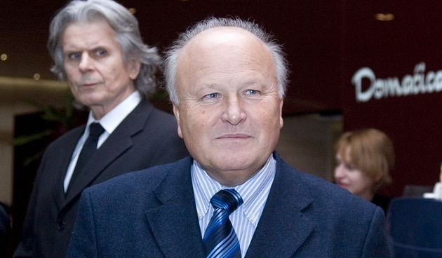 Zagreb, 281211.
Kras, Ravnice.
Na susretu clanova Kluba izvoznika u Krasu odrzao se okrugli stol na temu “Financijska politika Vlade u 2012.”, a glavni gost i uvodnicar je bio ministar financija Slavko Linic.
Na slici: predsjenik Uprave Krasa Damir Bulic