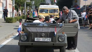 Knin: Mimohod motocikala i starodobnih vojnih vozila