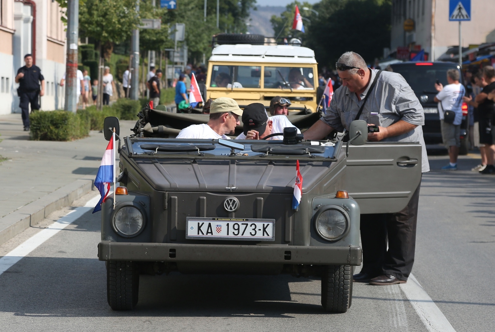 Knin: Mimohod motocikala i starodobnih vojnih vozila