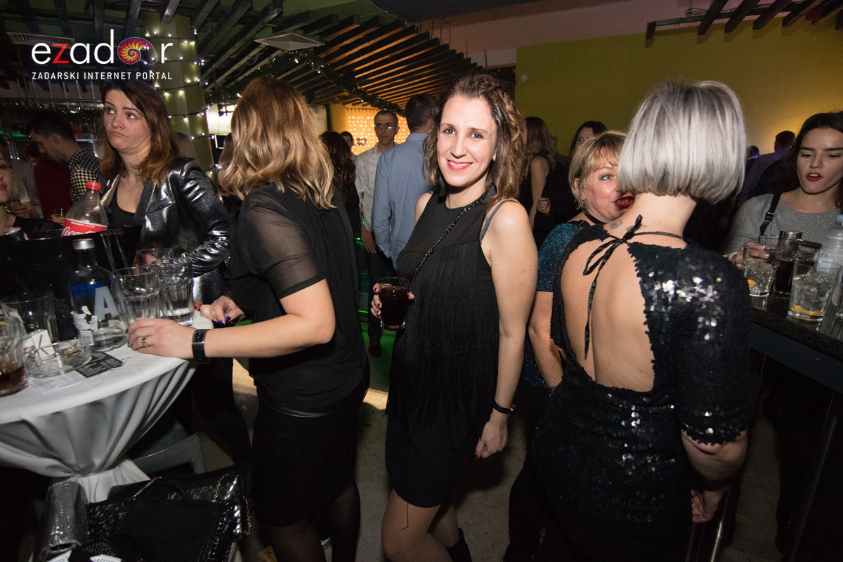 Ludnica u Saturnusu: Najbolji doček u svemiru i šire Ludnica u Saturnusu: Najbolji doček u svemiru i šire