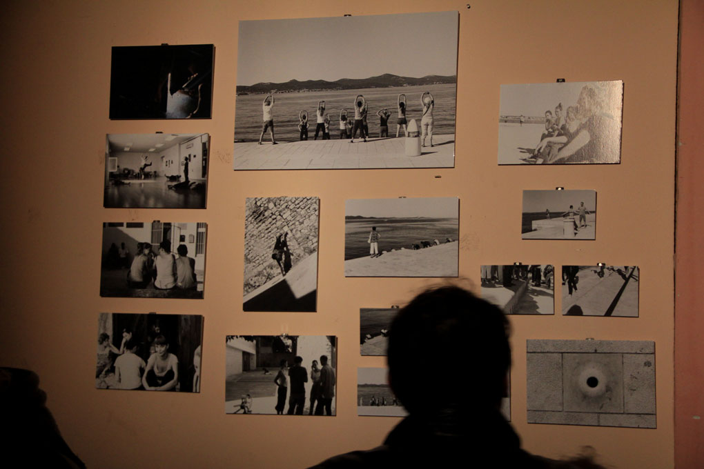 ArtAkt, izlozba Ivane Jenjic, predstava Vili Matula, foto: I. Perincic ArtAkt, izlozba Ivane Jenjic, predstava Vili Matula, foto: I. Perincic