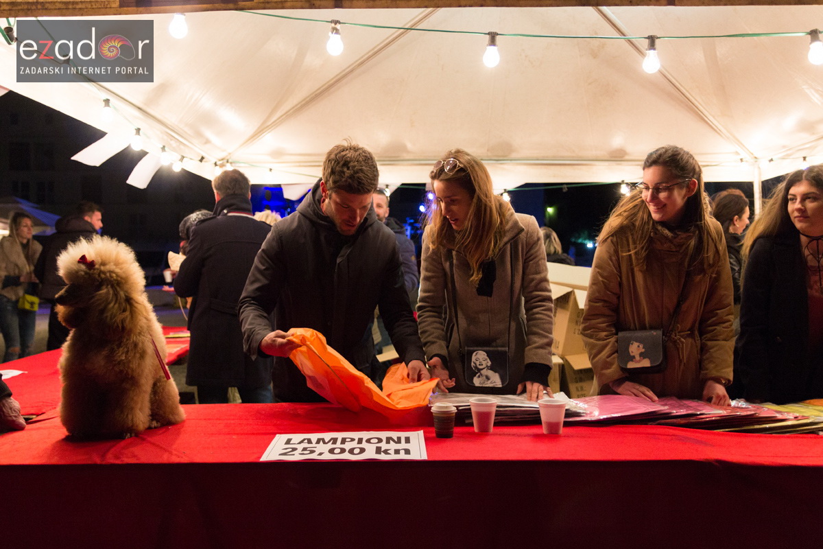 Humanitarni svjetlosni spektakl “Zaželi ljubav” na zadarskom Forumu, 18. veljače 2017. Humanitarni svjetlosni spektakl “Zaželi ljubav” na zadarskom Forumu, 18. veljače 2017.