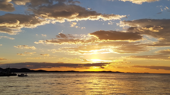 Spektakularan zalazak sunca 22. kolovoza 2016. Foto:Mladen Malik Spektakularan zalazak sunca 22. kolovoza 2016. Foto:Mladen Malik