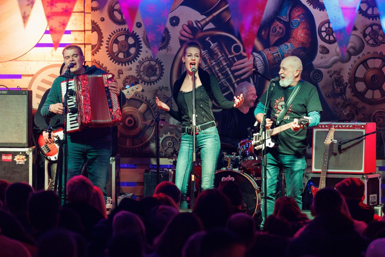 Gustafi @ Božićni gramofon