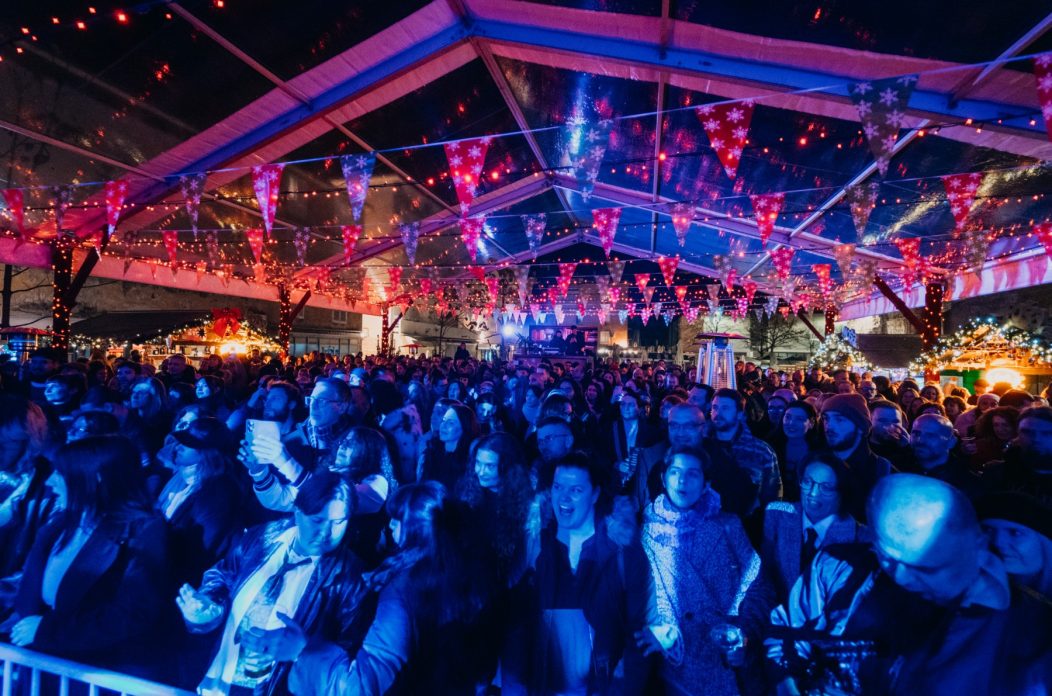 Nipplepeople @ Advent u Zadru – Božićni gramofon na Pijaci Nipplepeople @ Advent u Zadru – Božićni gramofon na Pijaci