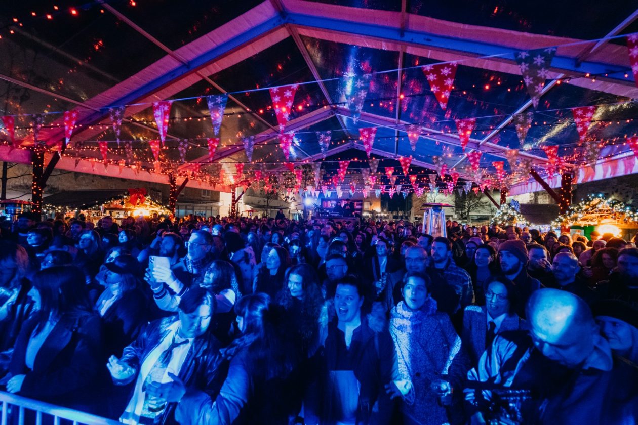 Nipplepeople @ Advent u Zadru – Božićni gramofon na Pijaci