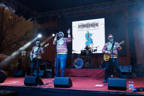 Sexymotherfuckers u provokativnom izdanju nastupili na adventskoj pozornici