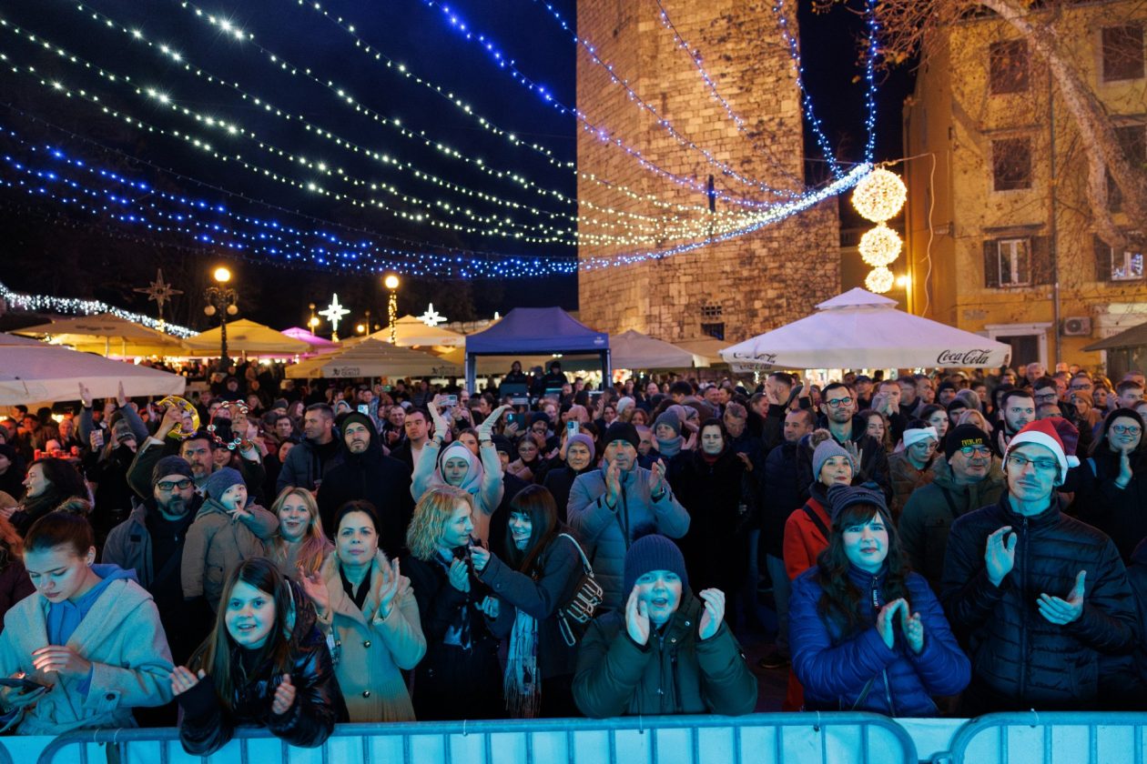 Vatra na Adventu u Zadru Vatra na Adventu u Zadru