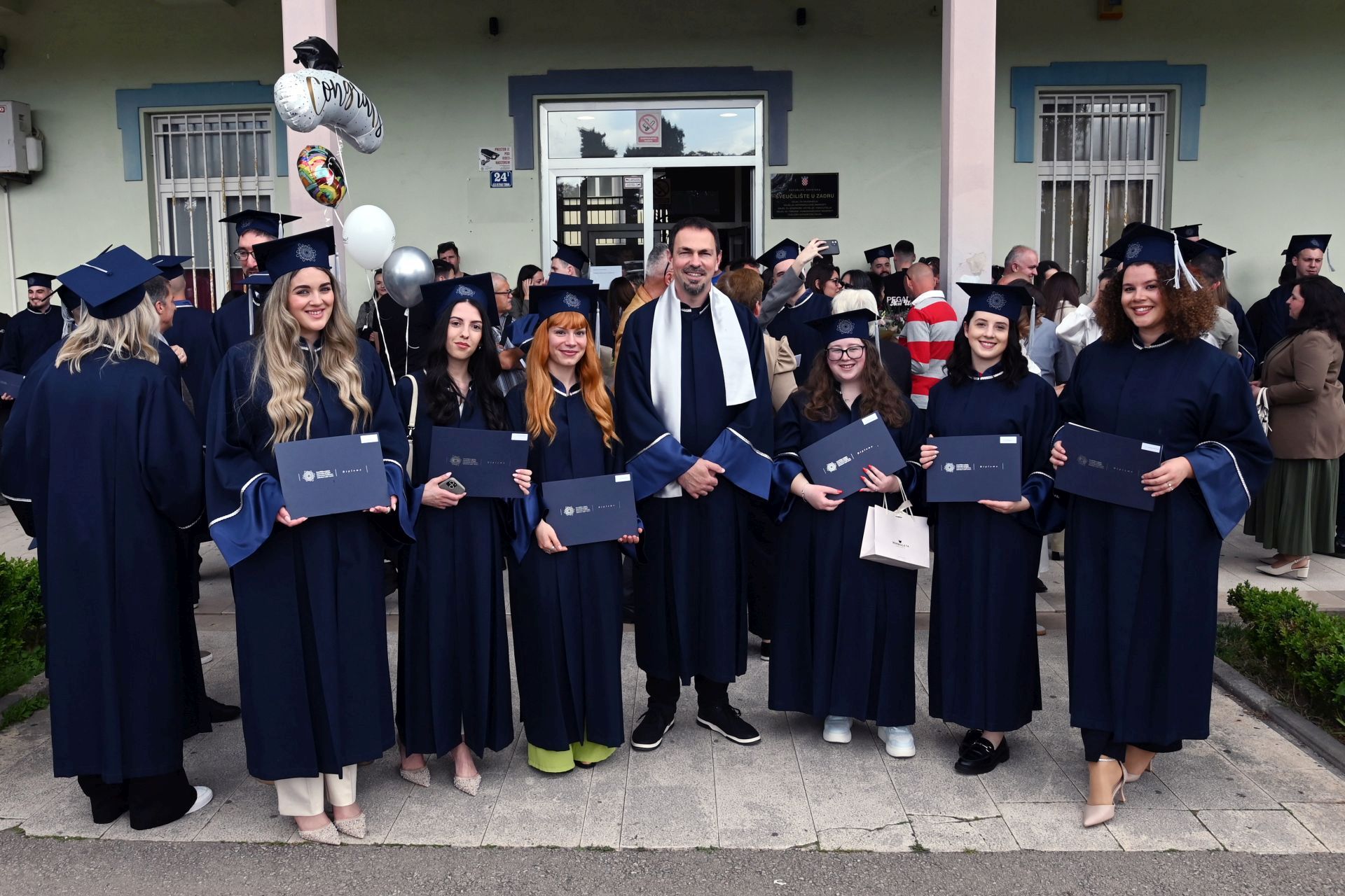 Promovirani prvostupnici Odjela za informacijske znanosti Promovirani prvostupnici Odjela za informacijske znanosti