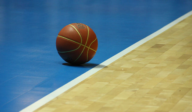 Košarkaška lopta. KK Zadar – KK Partizan (77:66)