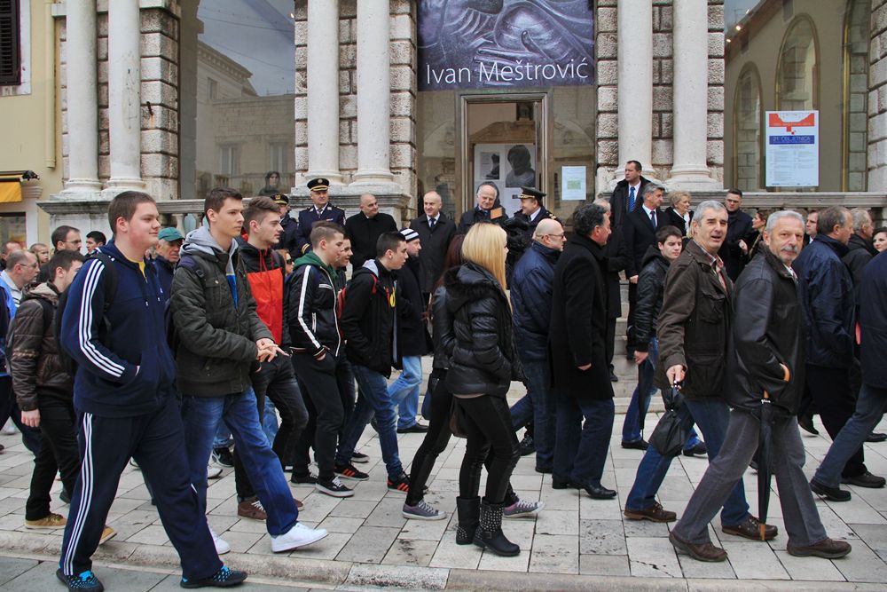 21. obljetnica VRA “Maslenica”: Mimohod branitelja 21. obljetnica VRA “Maslenica”: Mimohod branitelja