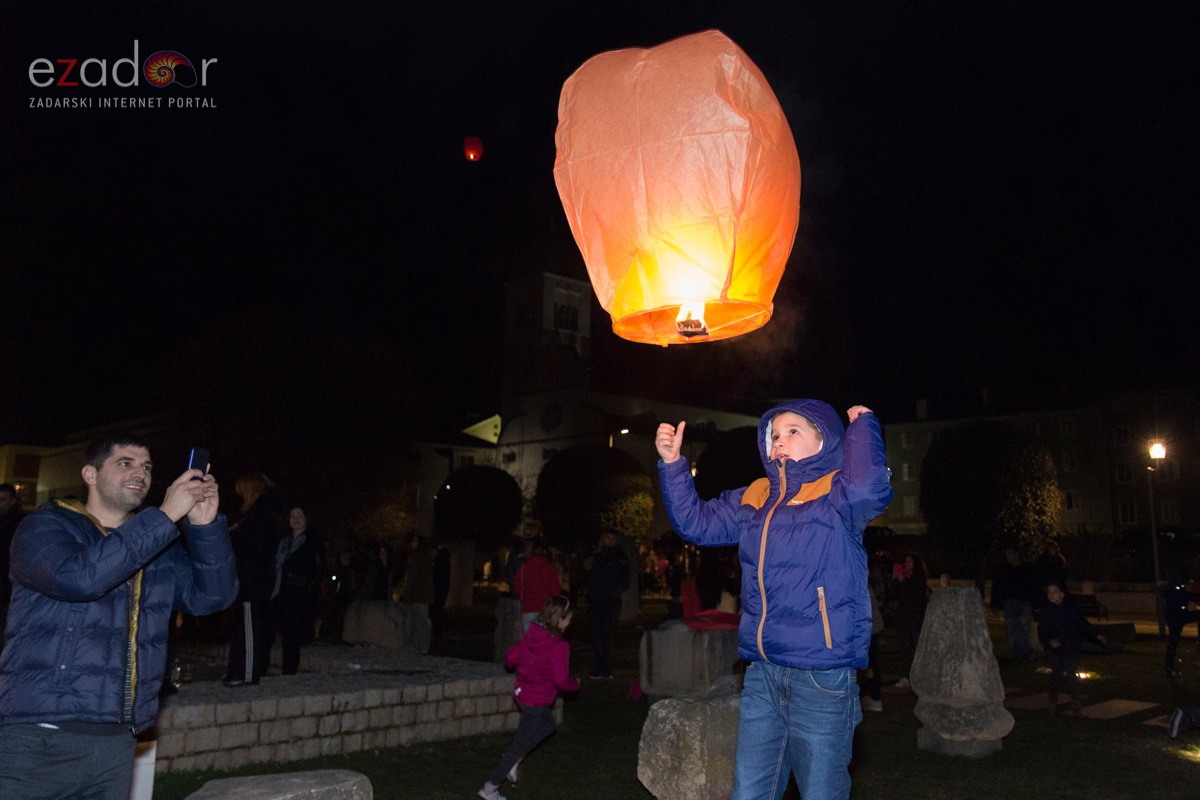 Humanitarni svjetlosni spektakl “Zaželi ljubav” na zadarskom Forumu, 18. veljače 2017. Humanitarni svjetlosni spektakl “Zaželi ljubav” na zadarskom Forumu, 18. veljače 2017.