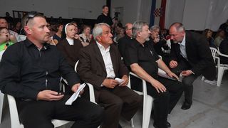 Bibinje: Predstavljena knjiga “Bitka za Vukovar” Damira Plavšića. Foto: Leo Banić Bibinje: Predstavljena knjiga “Bitka za Vukovar” Damira Plavšića. Foto: Leo Banić