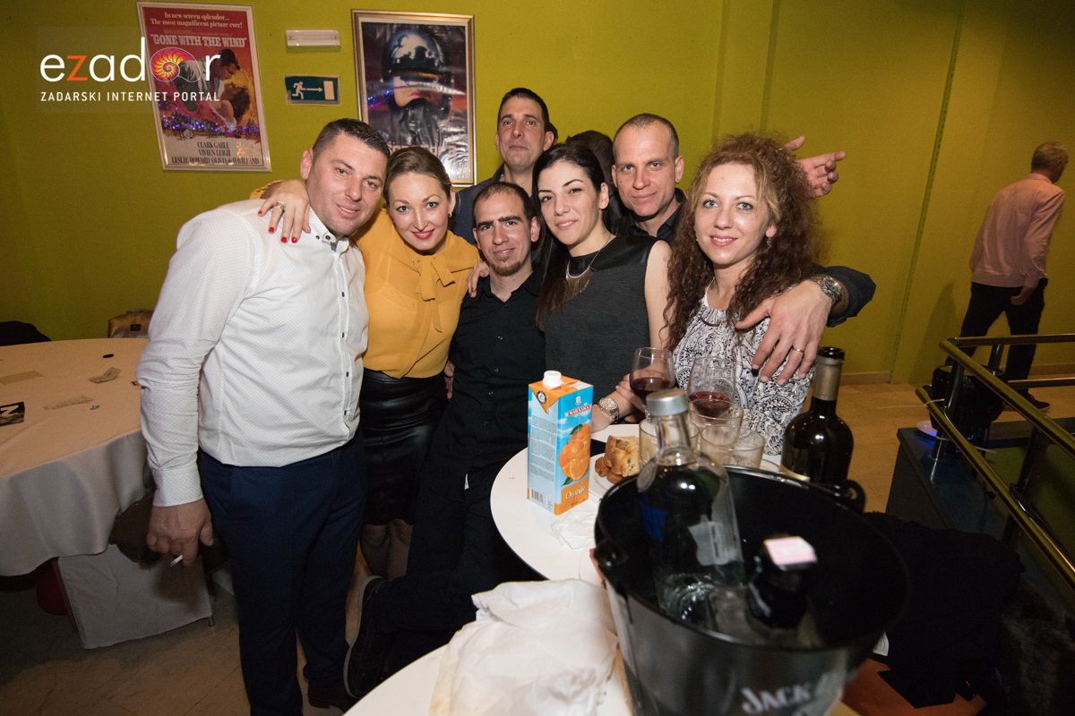 Ludnica u Saturnusu: Najbolji doček u svemiru i šire Ludnica u Saturnusu: Najbolji doček u svemiru i šire