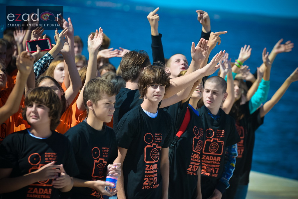 #ZDBT2017: Snimanje Milenijske fotografije košarkaške lopte na Pozdravu suncu #ZDBT2017: Snimanje Milenijske fotografije košarkaške lopte na Pozdravu suncu