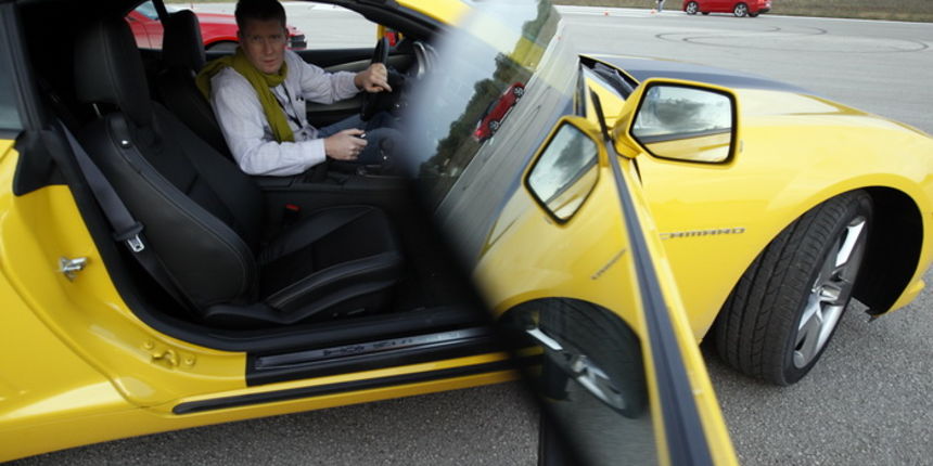 Zadar, 091111.
U Zadru je danas zapocelo predstavljanje novog Chevroletovog automobila Camaro. Novi model Chevroleta privukao je veliki broj novinara iz inozemstva koji ce ovih dana vrsiti testiranje Camara. 
Foto: Jure Miskovic / CROPIX