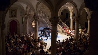 Atrij knezevog dvora, Dubrovnik – Koncert klasaicne glazbe. Ansambl becke filharmonije. Shkelzen Doli, violina Holger Groh, violina Sebastian Bru, violoncelo, Gottlieb Wallisch, klavir. Photo: Grgo Jelavic/PIXSELL