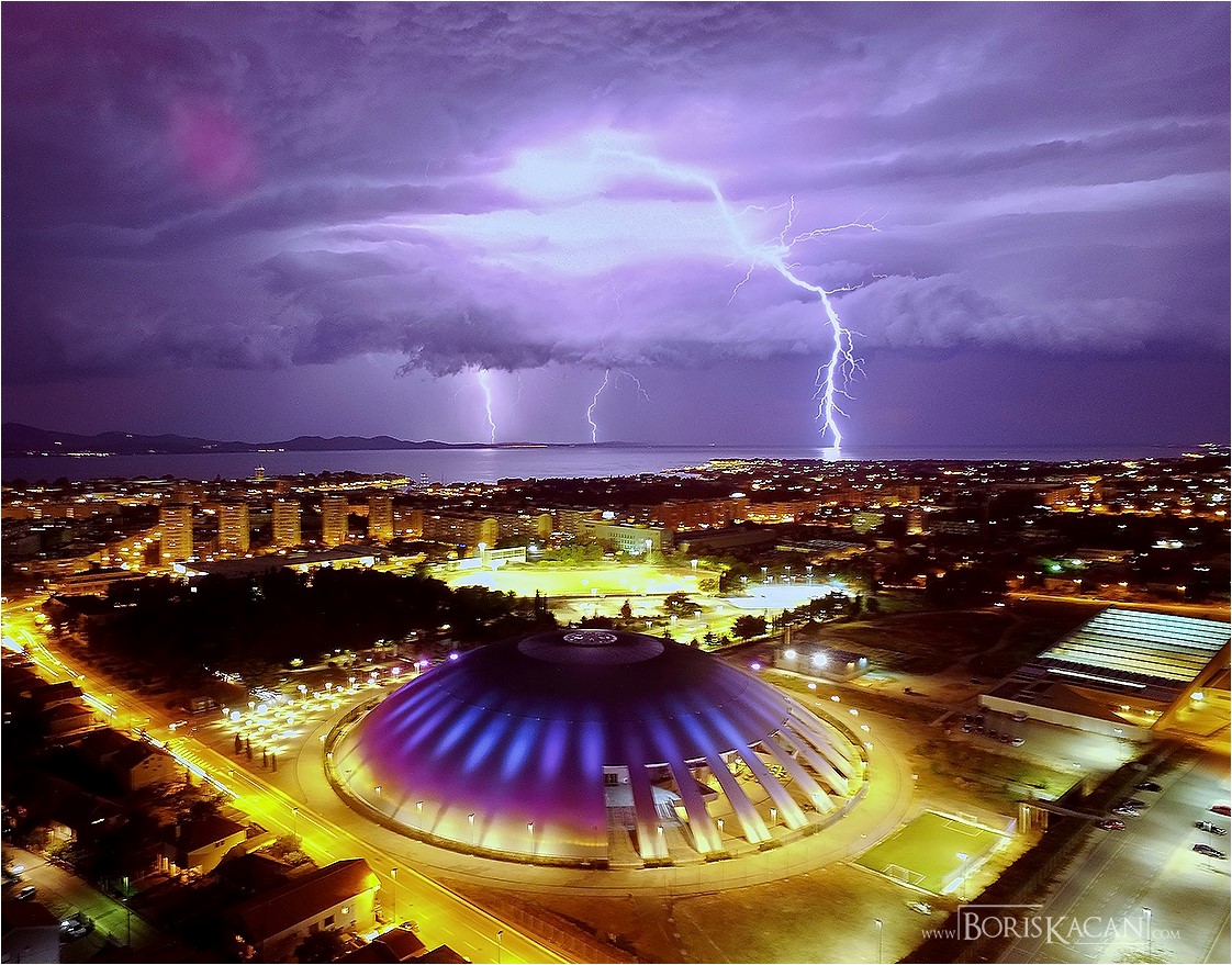 Munje nad Zadrom Munje nad Zadrom