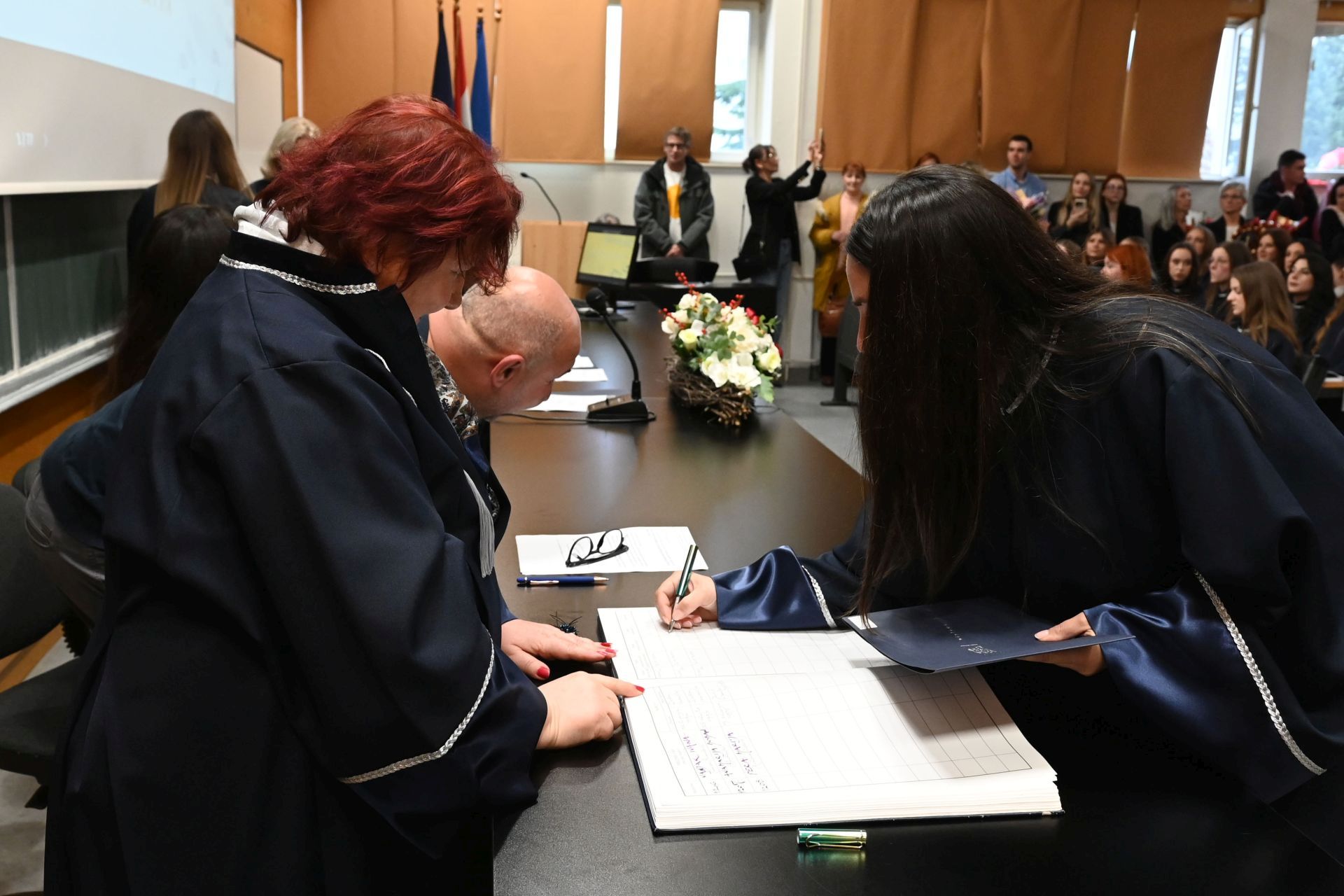 Sveučilište u Zadru: Promocija prvostupnika ranog i predškolskog odgoja i obrazovanja Sveučilište u Zadru: Promocija prvostupnika ranog i predškolskog odgoja i obrazovanja