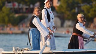 Tradicionalna ženska regata gajeta na vesla u Krapnju