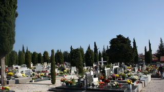 Blagdan Svih Svetih na groblju Belafuža 1. studenog 2011, Foto: Mladen Malik Blagdan Svih Svetih na groblju Belafuža 1. studenog 2011, Foto: Mladen Malik