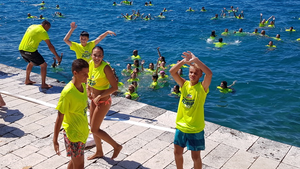 Sasvim osoban doživljaj – 10. dm Millennium Jump sa zadarske rive. Foto: Mladen Malik Barba Sasvim osoban doživljaj – 10. dm Millennium Jump sa zadarske rive. Foto: Mladen Malik Barba