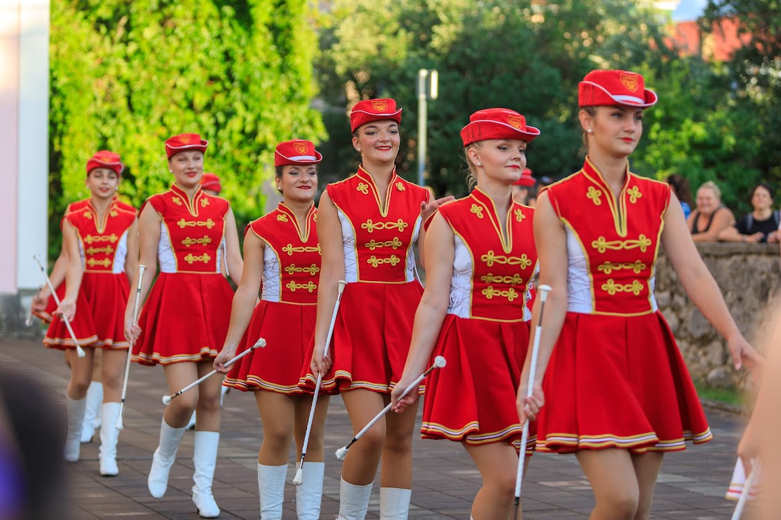 Image 5793677 (auto) Image 5793677 (auto)