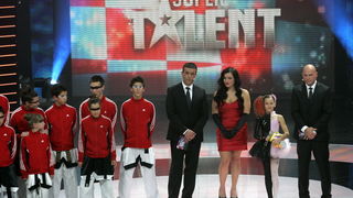 Zagreb, 051110.
Studio 2 Jadran filma, Oporovecka 12. 
Supertalent show Nove TV.
Na slici: Jana Klaric, Petra Antolic, voditelji Igor Mesin i Rene Bitorajac, proglasenje pobjednika.
Foto: Ranko Suvar / CROPIX