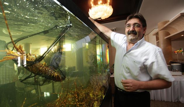 Restoran Niko, Erik Pavin