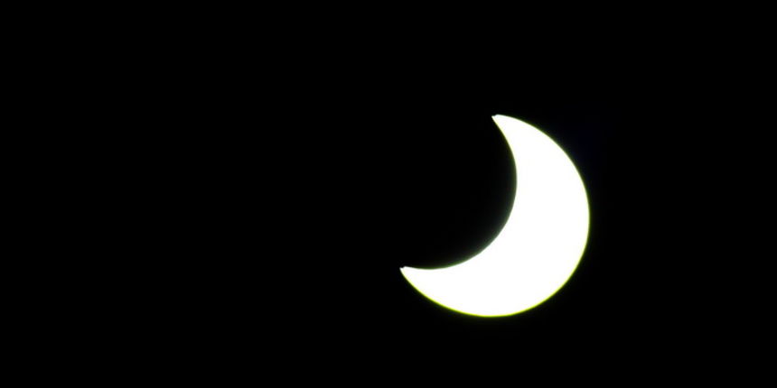 Zadar, 040111.
Djelomicna pomracina sunca kakva se vidila sa zadarske rive u 9 sati i 35 minuta.
Foto : Vladimir Ivanov / CROPIX Zadar, 040111.
Djelomicna pomracina sunca kakva se vidila sa zadarske rive u 9 sati i 35 minuta.
Foto : Vladimir Ivanov / CROPIX