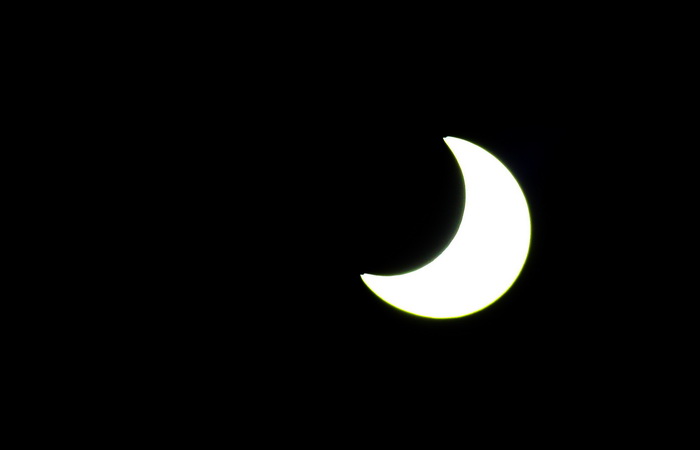 Zadar, 040111.
Djelomicna pomracina sunca kakva se vidila sa zadarske rive u 9 sati i 35 minuta.
Foto : Vladimir Ivanov / CROPIX