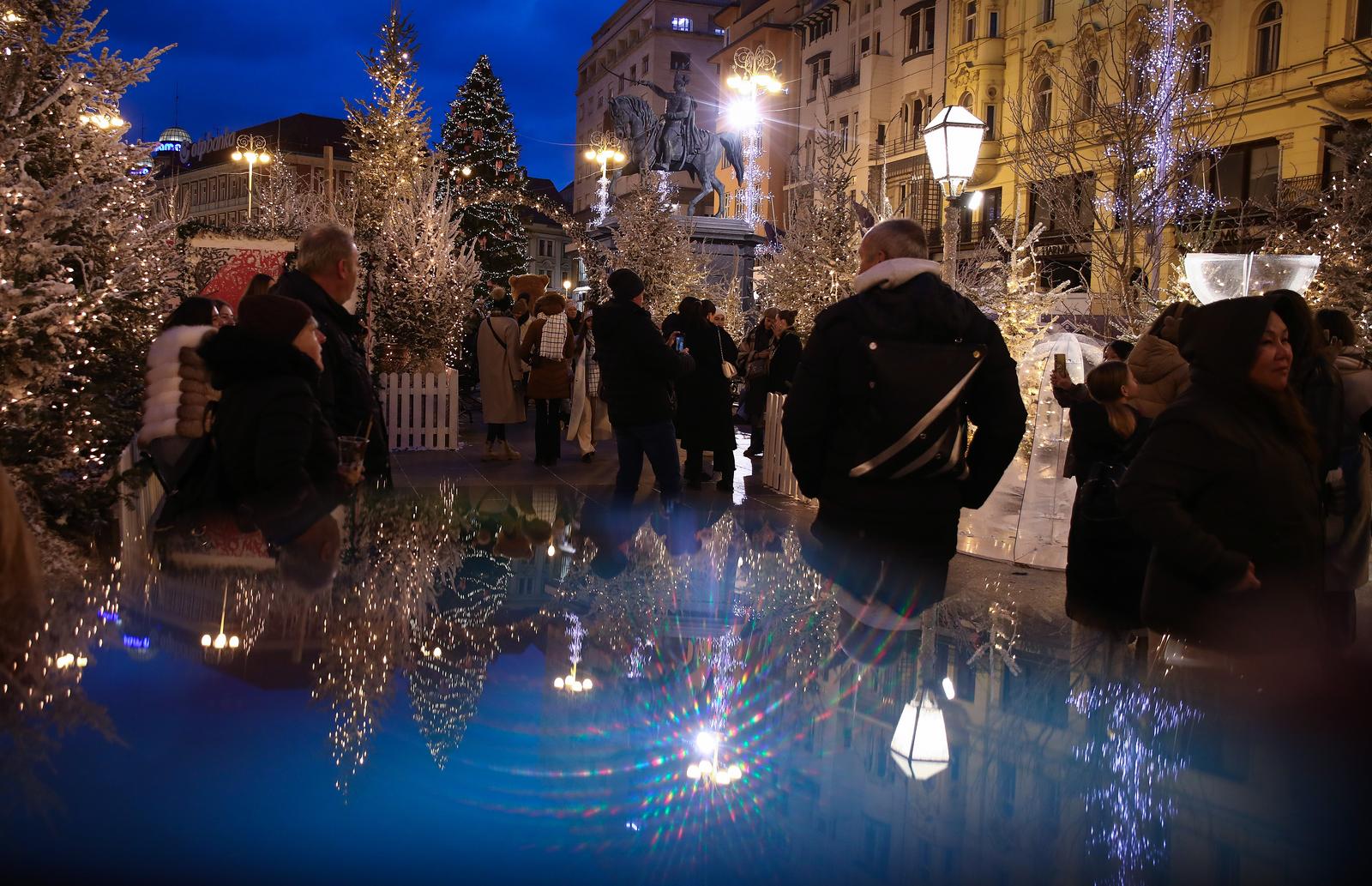 Zagrebački Advent na Trgu bana Jelačića