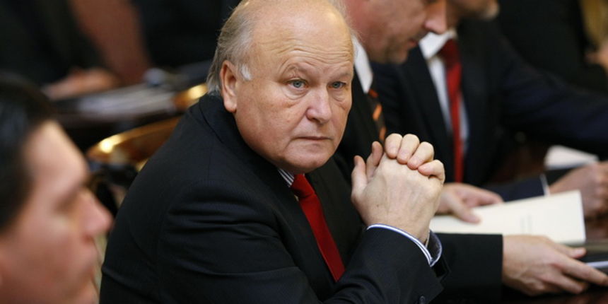 Zagreb, 201212.
Markov trg, Banski dvori.
U Banskim dvorima odrzana je redovita sjednica Vlade Republike Hrvatske na kojoj se raspravljalo o prijedlogu programa za preuzimanje i provedbu pravne stecevine EU za 2013.
Na fotografiji: Slavko Linic.
Foto: Gor