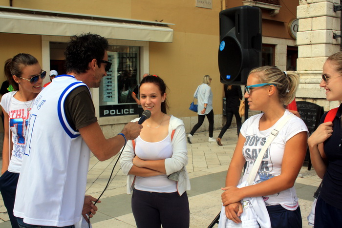 Narodni trg: Predstavljene košarakašice i košarkaši Zadra. foto: Mladen Malik