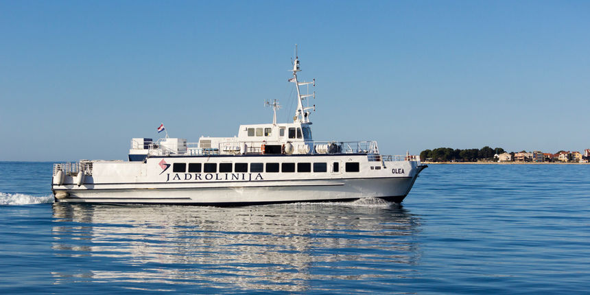 Katamaran Olea. Đir po gradu 3. siječnja 2017. Katamaran Olea. Đir po gradu 3. siječnja 2017.