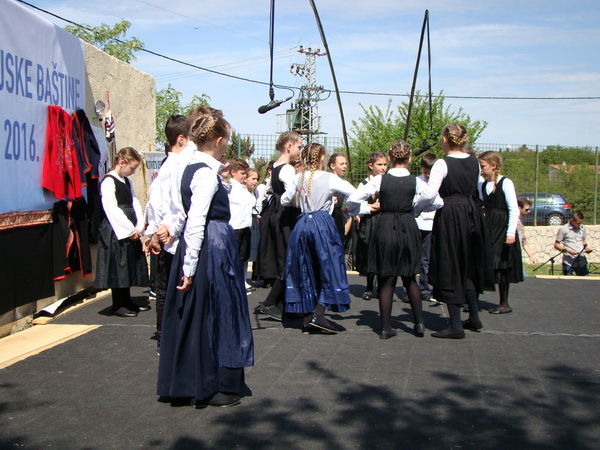 Galovac: Smotra  tradicijske baštine osnovnih i srednjih škola Zadarske županije. Foto: Marko Mane Ledenko