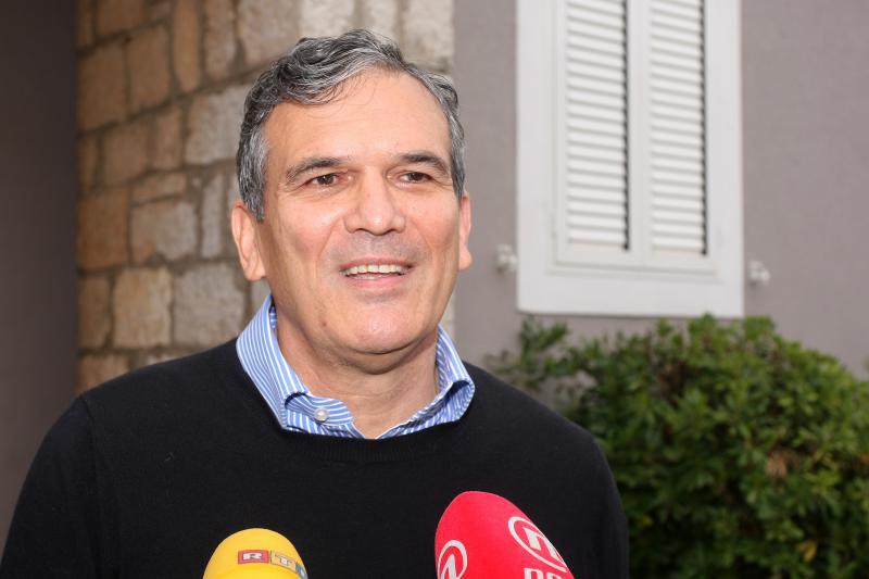 SDP-ov kandidat za gradonacelnika Ivo Bilic glasovao je na izbornom mjestu Diklo sa svojom suprugom. Photo: Dino Stanin/PIXSELL SDP-ov kandidat za gradonacelnika Ivo Bilic glasovao je na izbornom mjestu Diklo sa svojom suprugom. Photo: Dino Stanin/PIXSELL