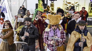 Paški zimski karneval 2018: Karnevalska povorka prošla ulicama grada do Pijace