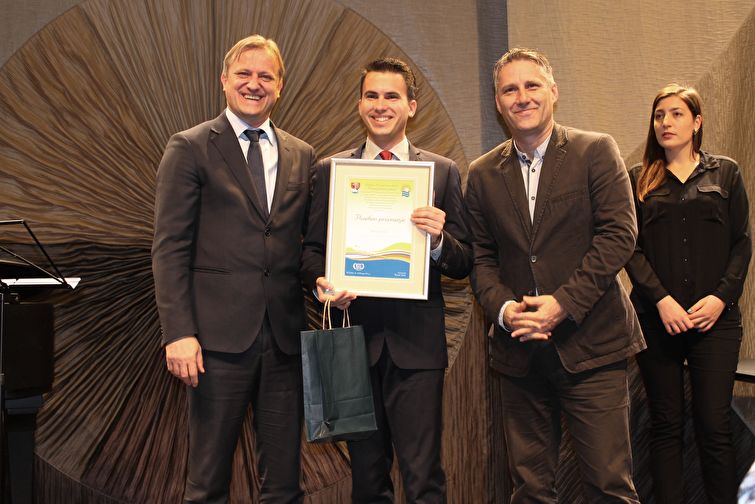 Kneževa palača: Svečana dodjela priznanja “Nasmiješeno sunce” za 2017. godinu Kneževa palača: Svečana dodjela priznanja “Nasmiješeno sunce” za 2017. godinu