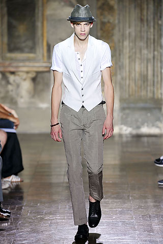 John Varvatos proljeće/ljeto 2010 (Moda.hr) John Varvatos proljeće/ljeto 2010 (Moda.hr)