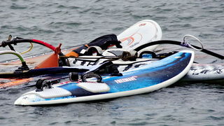 Kiteri i surferi uživali u jakom jugu