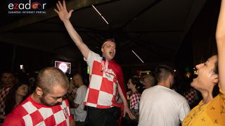 Čudesna noć: Velika fešta ulicama Zadra nakon plasmana Vatrenih u finale SP Čudesna noć: Velika fešta ulicama Zadra nakon plasmana Vatrenih u finale SP