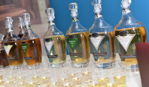 Zadarska tvrtka Green Side predstavila Amabasadore hrvatske kvalitete te novitete: rakiju Marušku, trufele i vina Istijan i Gospodin za Dalmaciju. Foto: Iva Perinčić