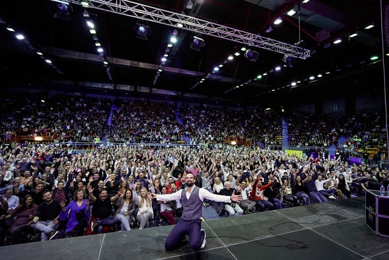 Stand up comedy večer: Ivan Šarić u Domu sportova Stand up comedy večer: Ivan Šarić u Domu sportova