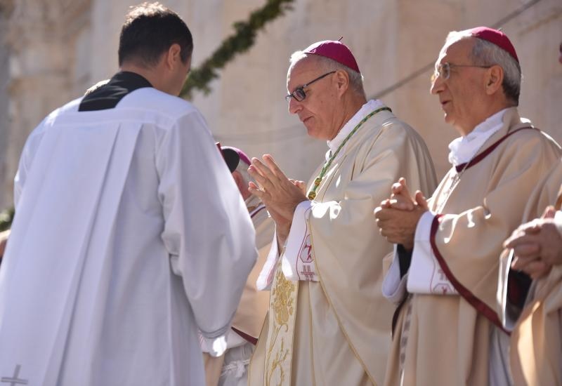 Šibenik: Velikim misnim slavljem i procesijom proslavljen blagdan Sv. Mihovila, Photo: Hrvoje Jelavić/PIXSELL